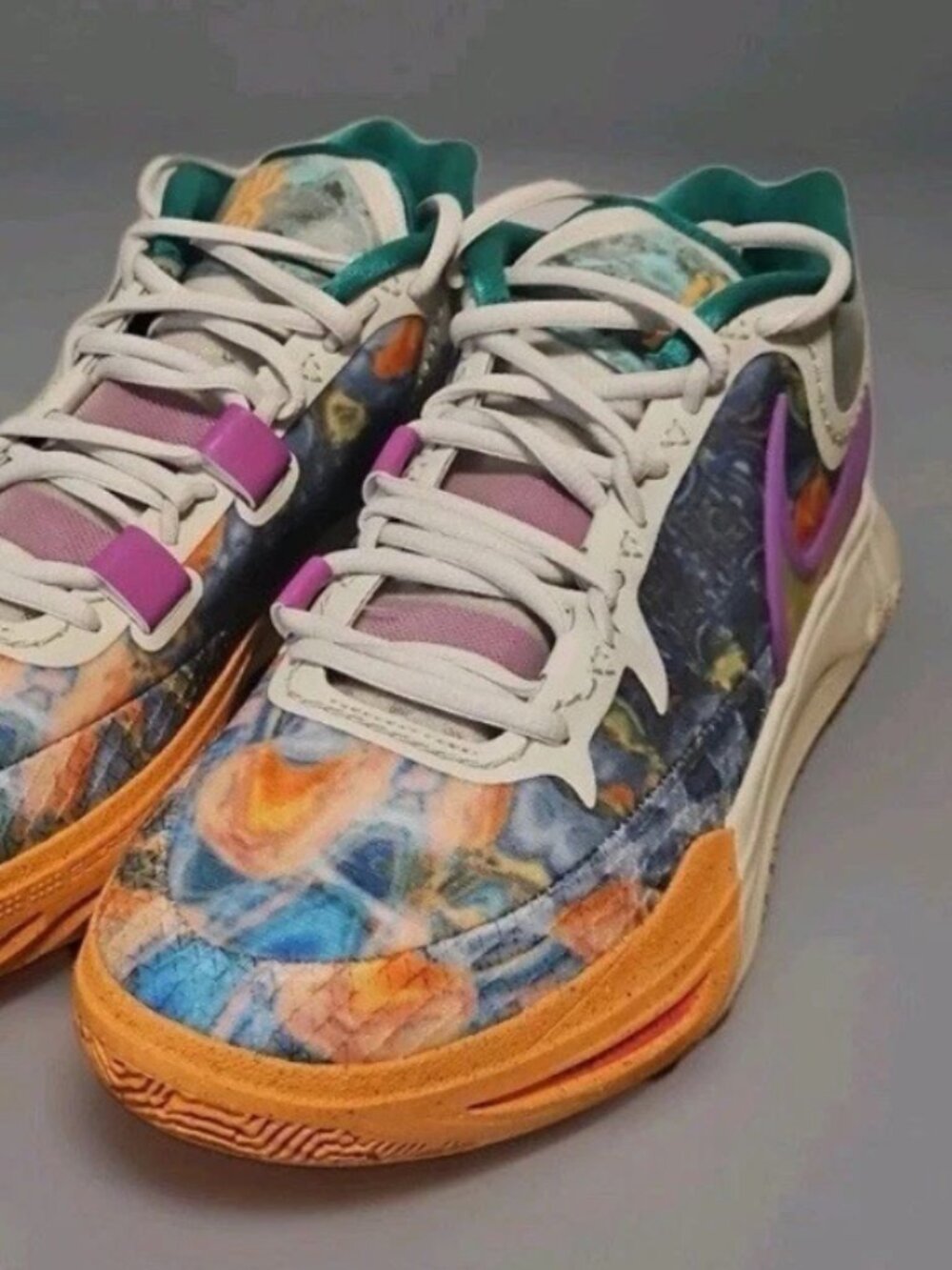 DQ3840-001 Size 10 M 11.5 W - Nike Kyrie 8 Circle Of Life